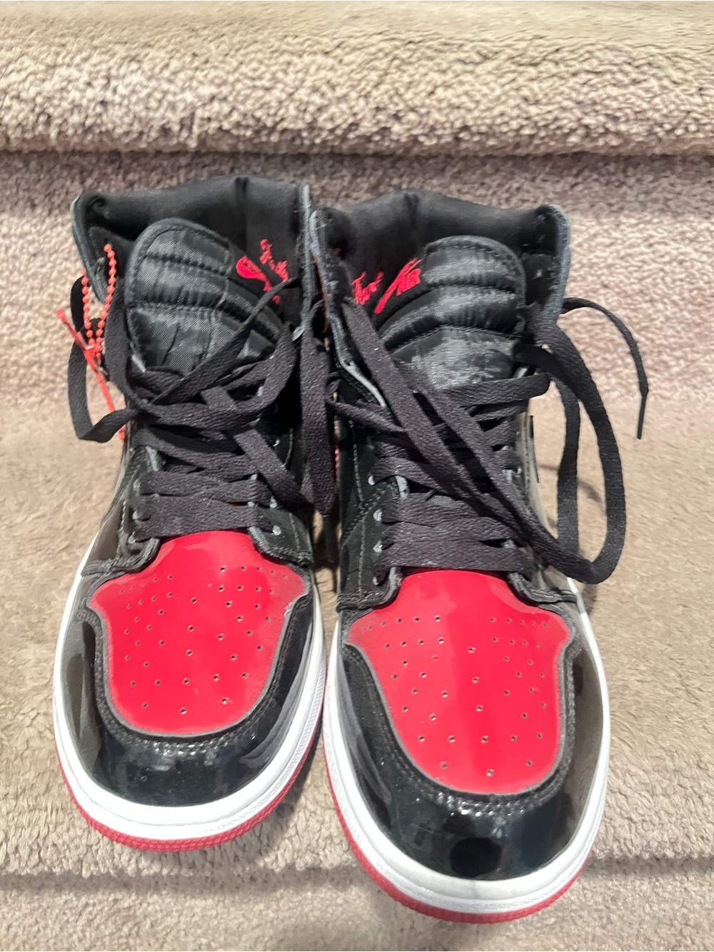 Like new Men's Jordans size 9 High-Top Basketball Sneakers - Black & Red - Picture 6 of 9